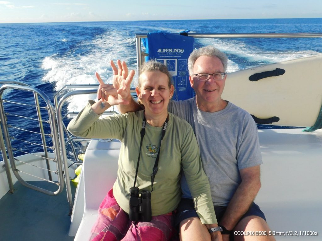 We went snorkeling at Electric Beach!
We saw a school of dolphins!
Tom and Karen happy on board of the Ocean Joy