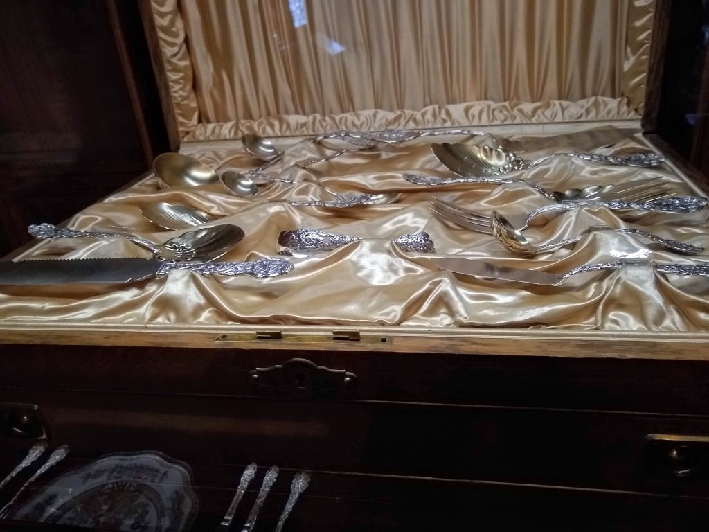 Luxurious cutlery in Craigdarroch Castle