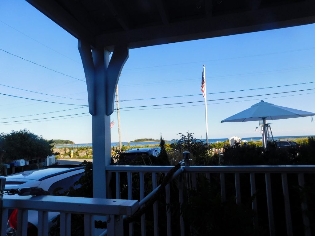 View from the porch of the Tides Inn, one of the many tasty things to do i Kennebunkport. 