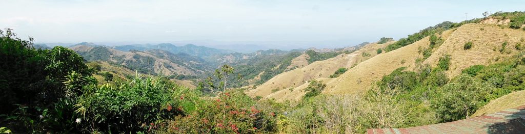 Overlooking the mountains and cloud forest of Monteverde, ideal for growing coffee, chocolate and even sugar cane. 
On our way to Don Juan coffee plantation