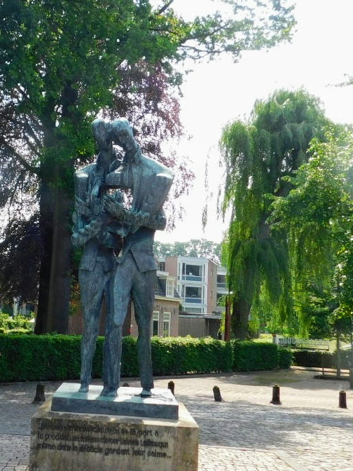 Statue of Vincent and Theo van Gogh