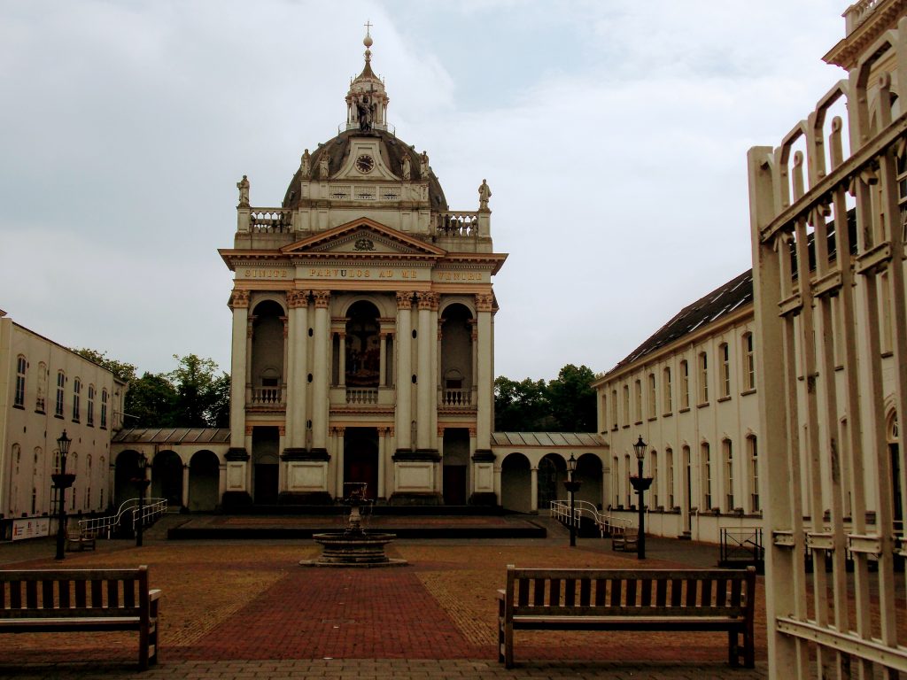 Another copy of St Peter's basilica in Oudenbosch. 
