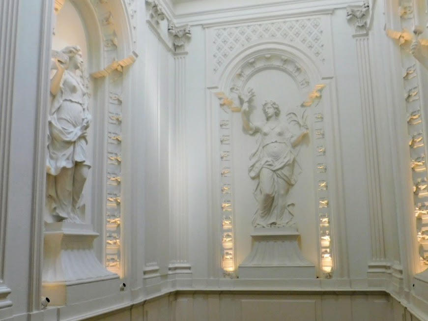 Interior wall decorations in the Waldorf Astoria Amsterdam. Angels