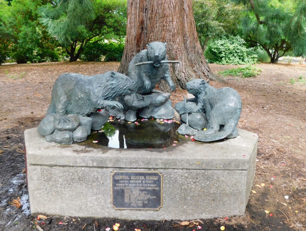 Statue of three beavers, the official Oregon state animal